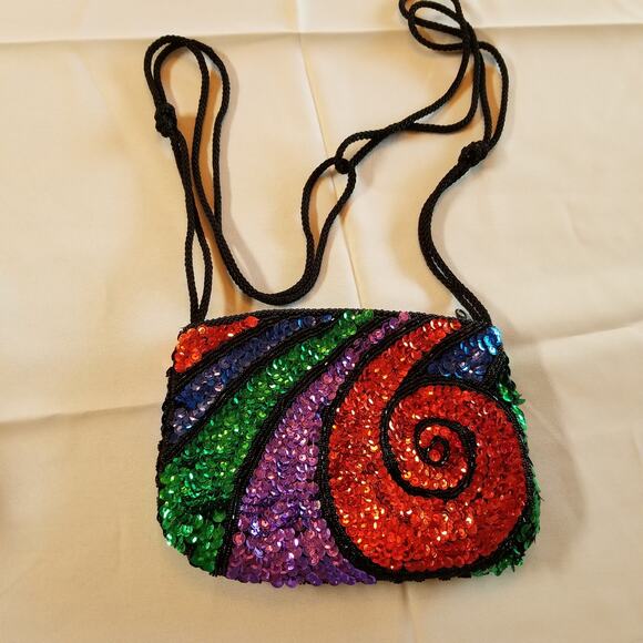 La Regale  LTD hand made in Macau sequined purse - Picture 9 of 12